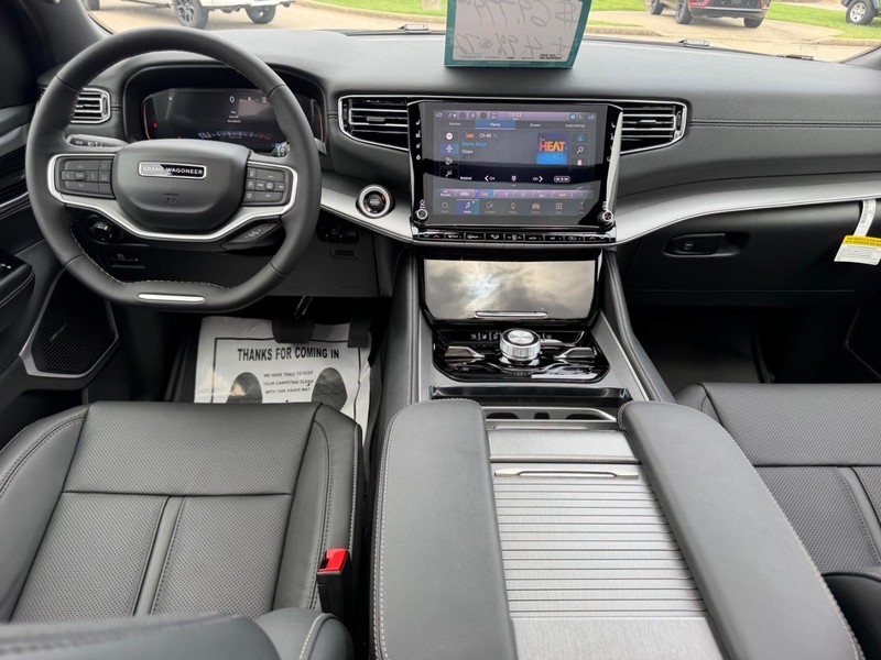 Jeep Grand Wagoneer Vehicle Full-screen Gallery Image 13