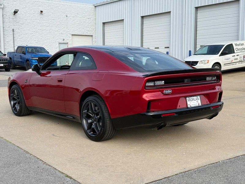 Dodge Charger Vehicle Full-screen Gallery Image 3