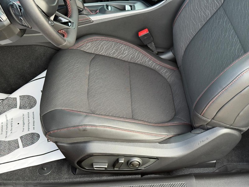 Dodge Charger Vehicle Full-screen Gallery Image 8