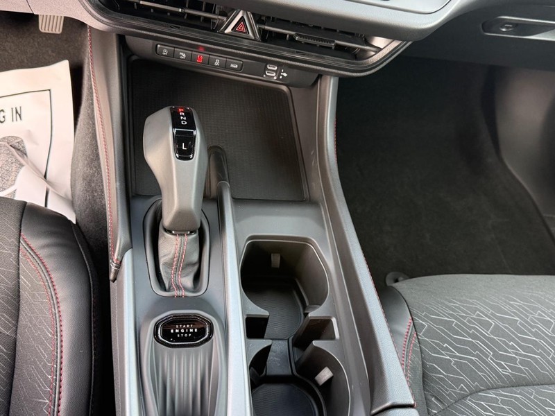 Dodge Charger Vehicle Full-screen Gallery Image 11