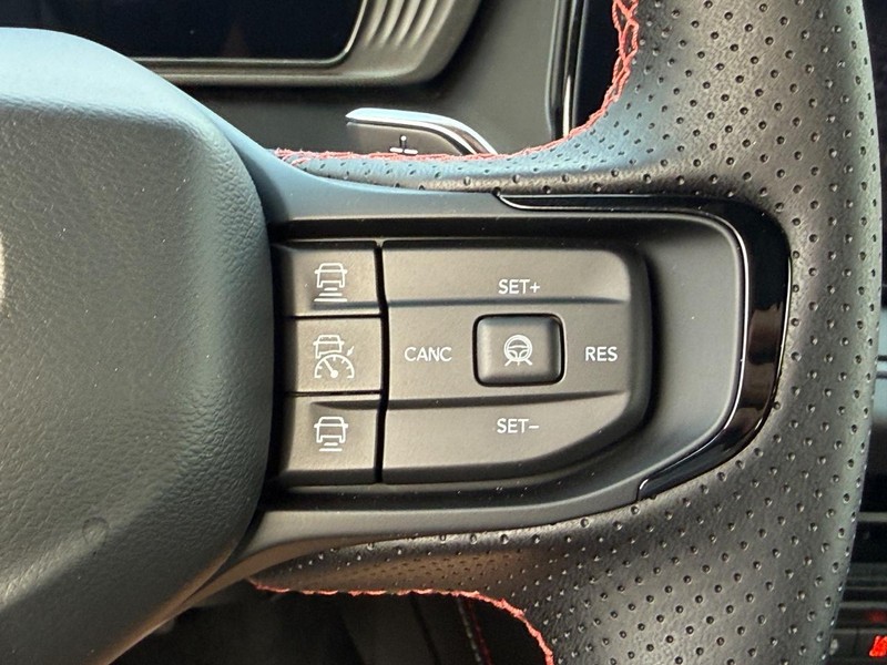 Dodge Charger Vehicle Full-screen Gallery Image 13