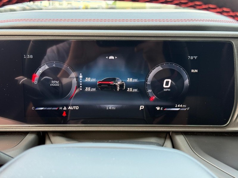 Dodge Charger Vehicle Full-screen Gallery Image 14