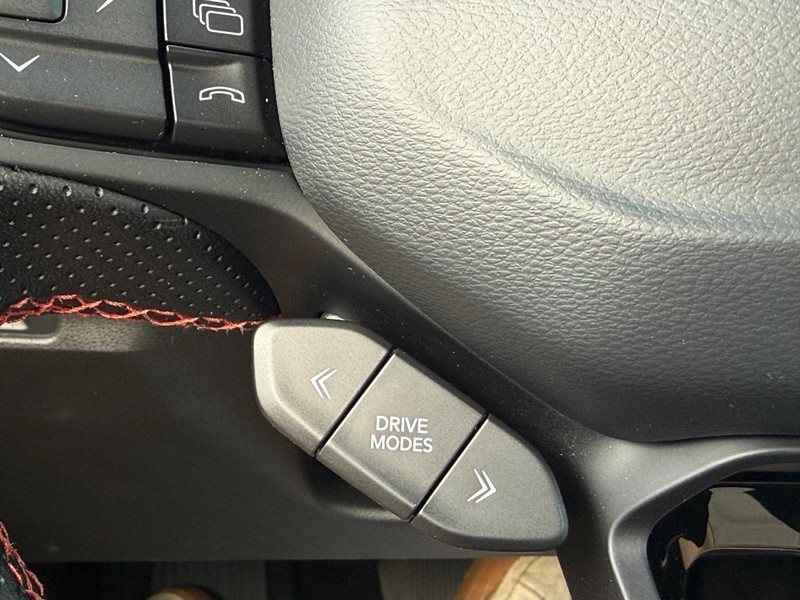 Dodge Charger Vehicle Full-screen Gallery Image 15