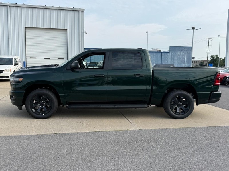 Ram 1500 Vehicle Full-screen Gallery Image 2