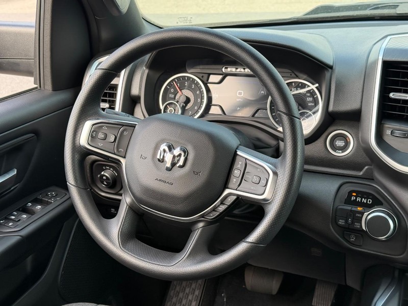 Ram 1500 Vehicle Full-screen Gallery Image 7