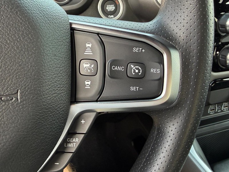 Ram 1500 Vehicle Full-screen Gallery Image 13