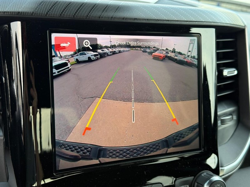 Ram 1500 Vehicle Full-screen Gallery Image 16