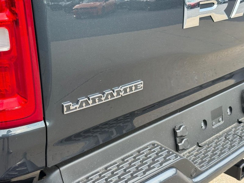 Ram 1500 Vehicle Full-screen Gallery Image 4