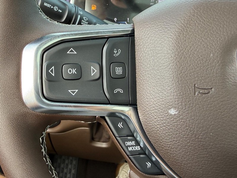 Ram 1500 Vehicle Full-screen Gallery Image 16
