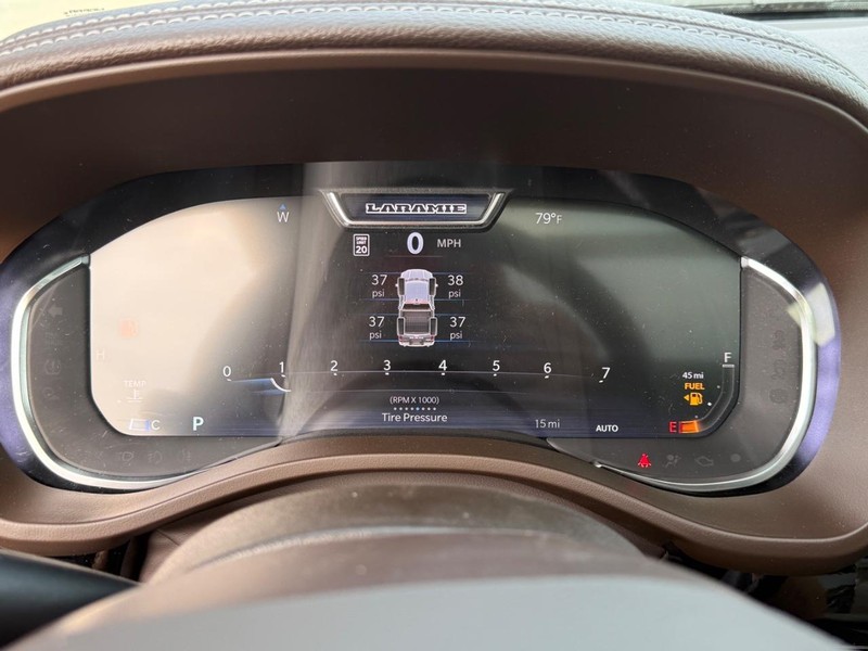 Ram 1500 Vehicle Full-screen Gallery Image 18