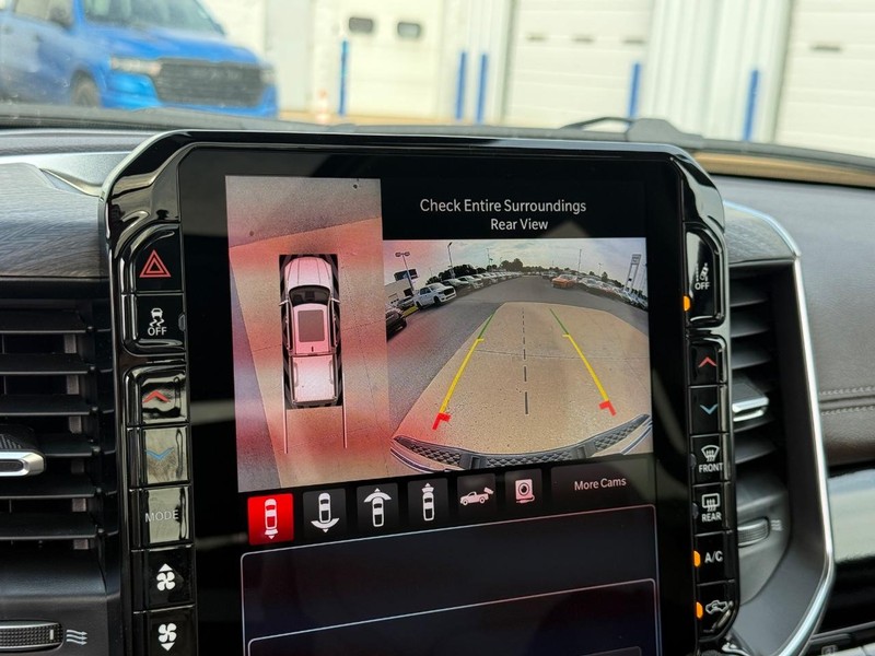 Ram 1500 Vehicle Full-screen Gallery Image 19