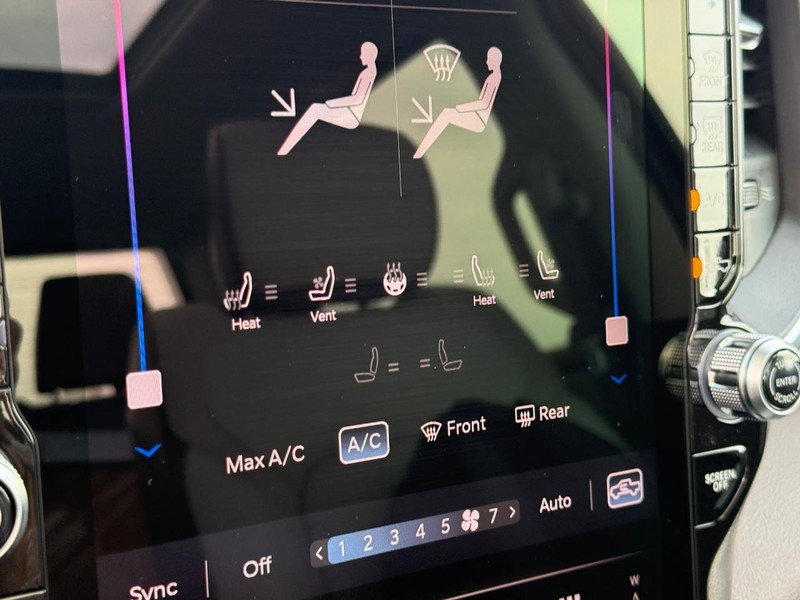 Ram 1500 Vehicle Full-screen Gallery Image 20