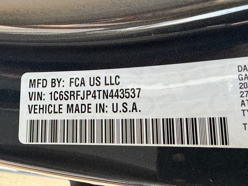 Ram 1500 Vehicle Full-screen Gallery Image 21