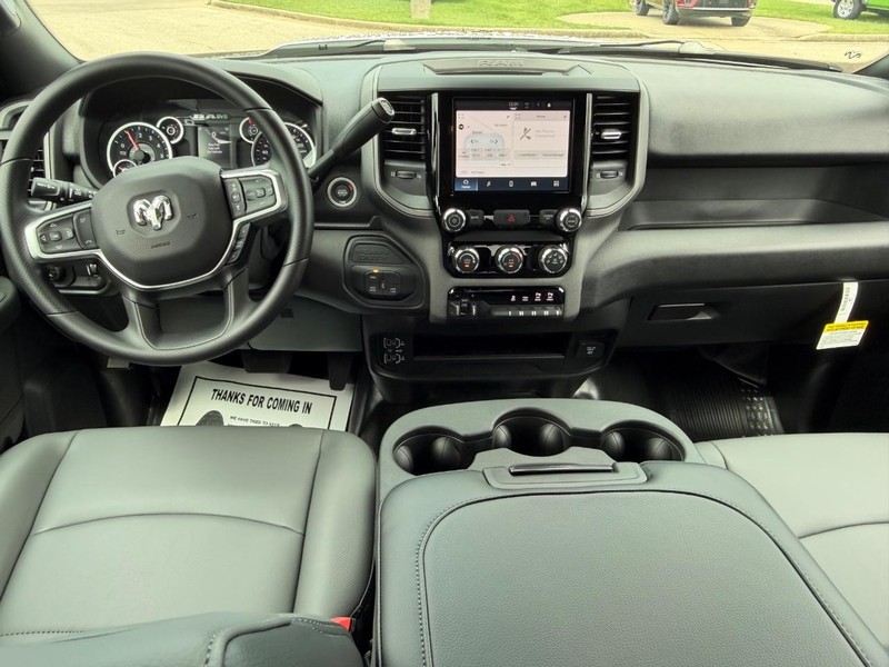 Ram 2500 Vehicle Full-screen Gallery Image 9