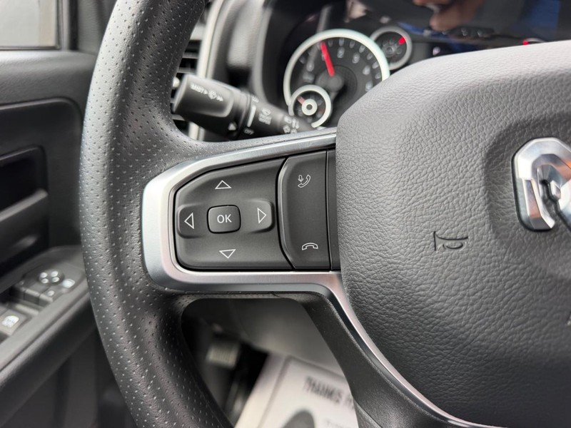 Ram 2500 Vehicle Full-screen Gallery Image 11