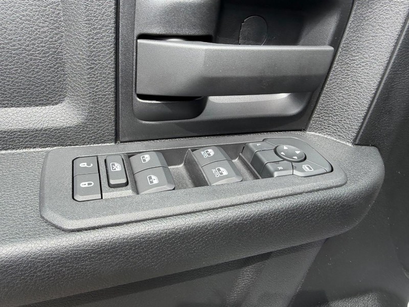 Ram 2500 Vehicle Full-screen Gallery Image 16