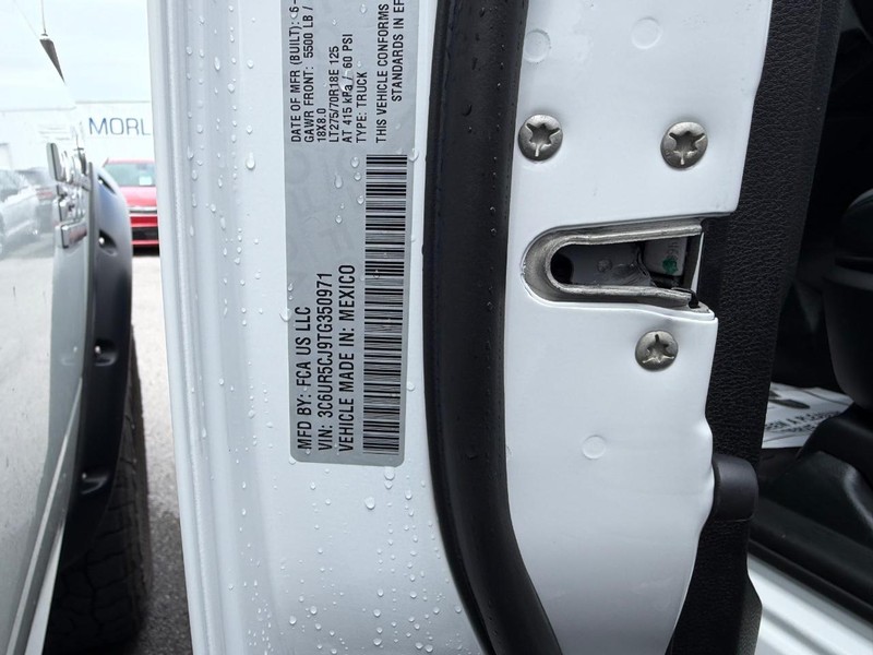 Ram 2500 Vehicle Full-screen Gallery Image 20