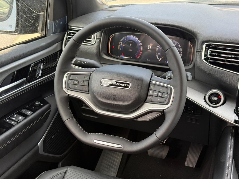 Jeep Grand Wagoneer Vehicle Full-screen Gallery Image 10