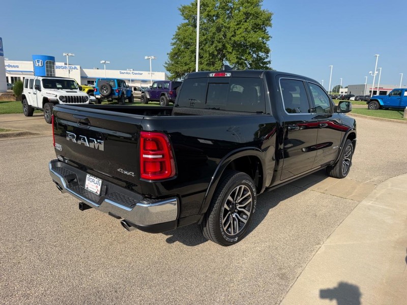 Ram 1500 Vehicle Full-screen Gallery Image 4