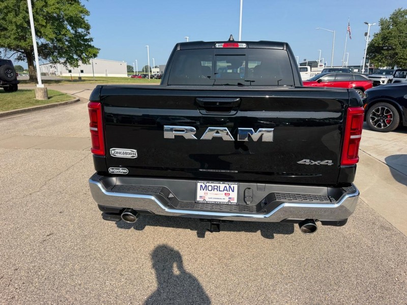 Ram 1500 Vehicle Full-screen Gallery Image 5