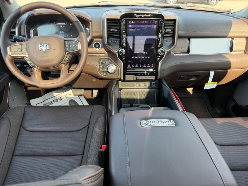 Ram 1500 Vehicle Full-screen Gallery Image 10