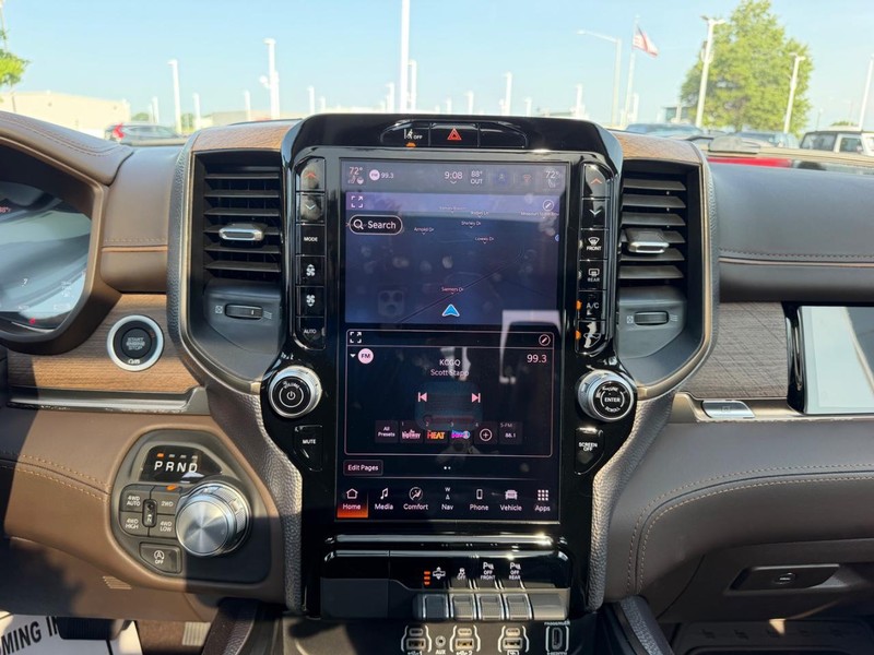Ram 1500 Vehicle Full-screen Gallery Image 14