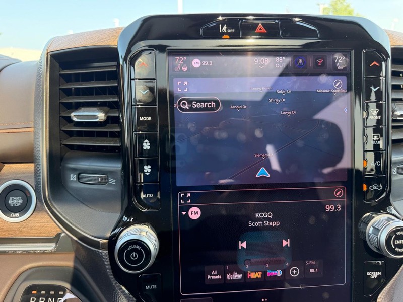 Ram 1500 Vehicle Full-screen Gallery Image 15