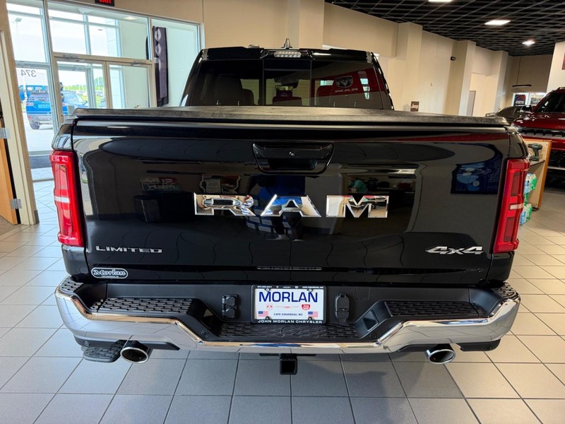 Ram 1500 Vehicle Full-screen Gallery Image 5