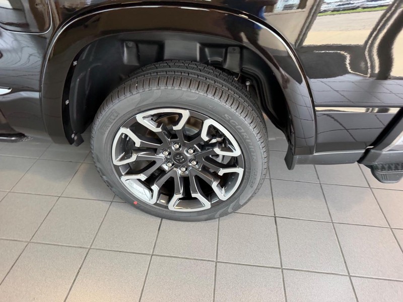 Ram 1500 Vehicle Full-screen Gallery Image 7