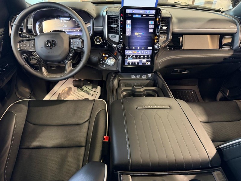 Ram 1500 Vehicle Full-screen Gallery Image 10