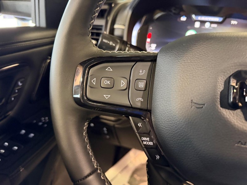 Ram 1500 Vehicle Full-screen Gallery Image 12