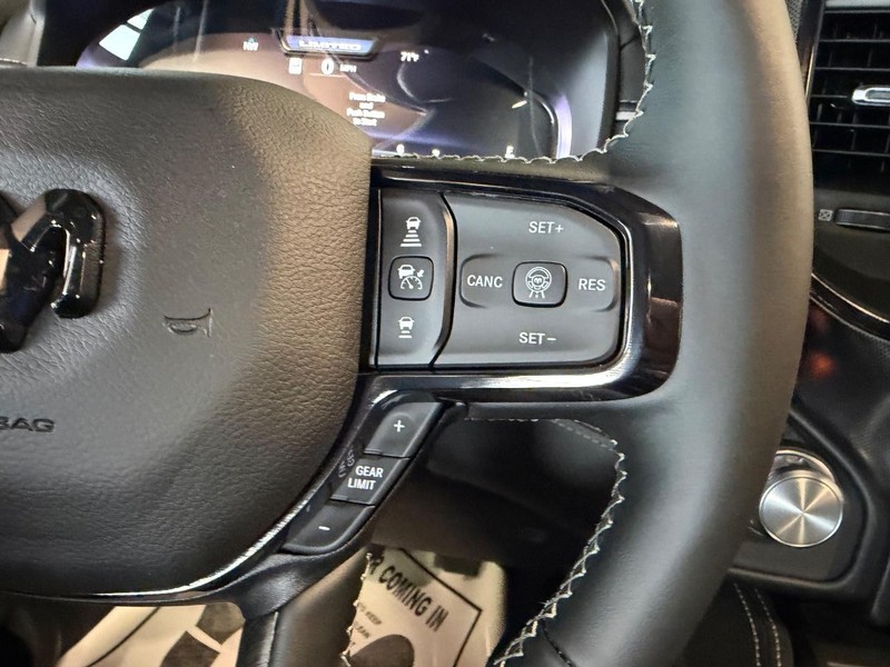 Ram 1500 Vehicle Full-screen Gallery Image 13