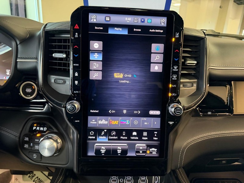 Ram 1500 Vehicle Full-screen Gallery Image 14