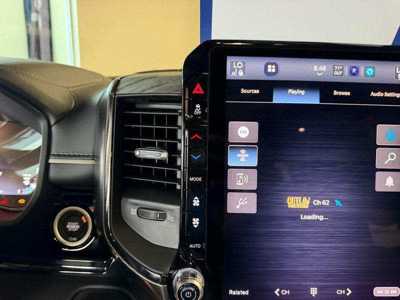 Ram 1500 Vehicle Full-screen Gallery Image 15