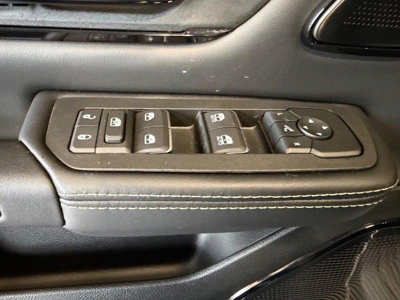 Ram 1500 Vehicle Full-screen Gallery Image 19