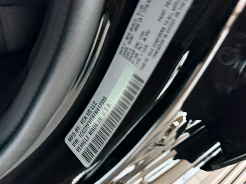 Ram 1500 Vehicle Full-screen Gallery Image 23