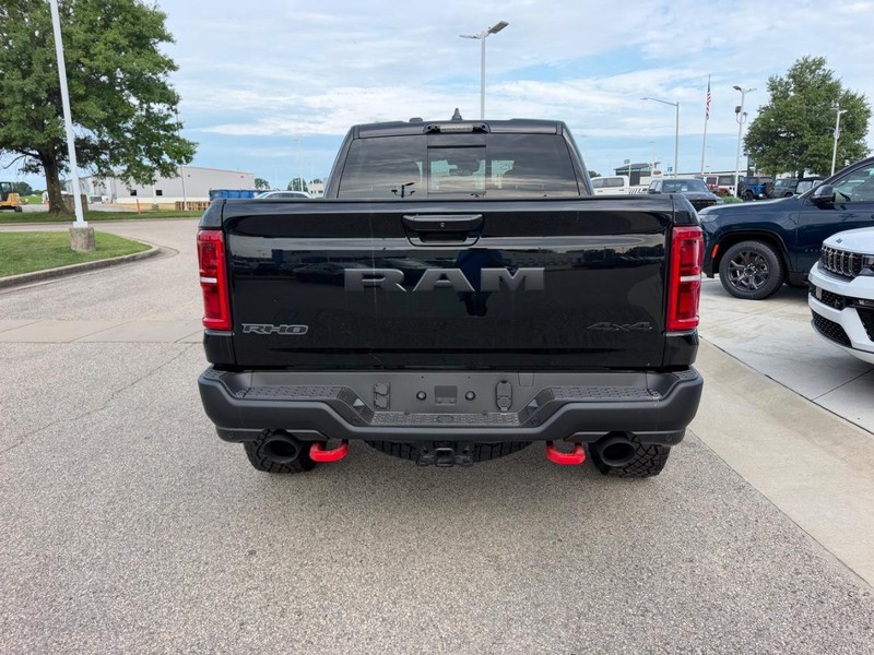 Ram 1500 Vehicle Full-screen Gallery Image 5
