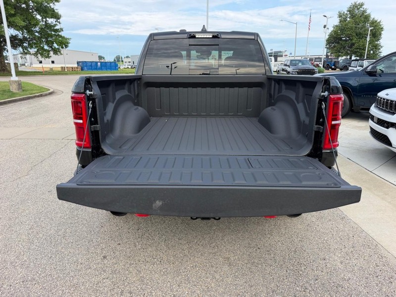 Ram 1500 Vehicle Full-screen Gallery Image 6