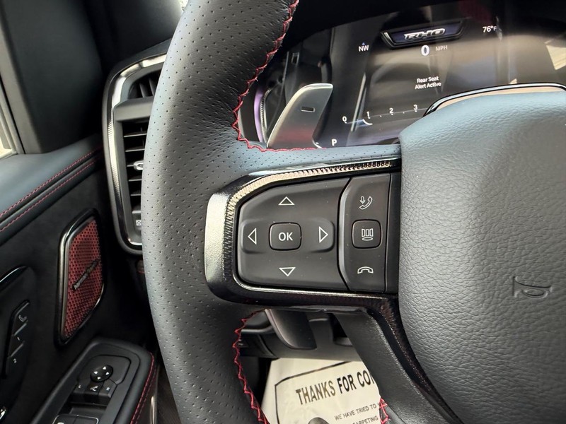 Ram 1500 Vehicle Full-screen Gallery Image 12