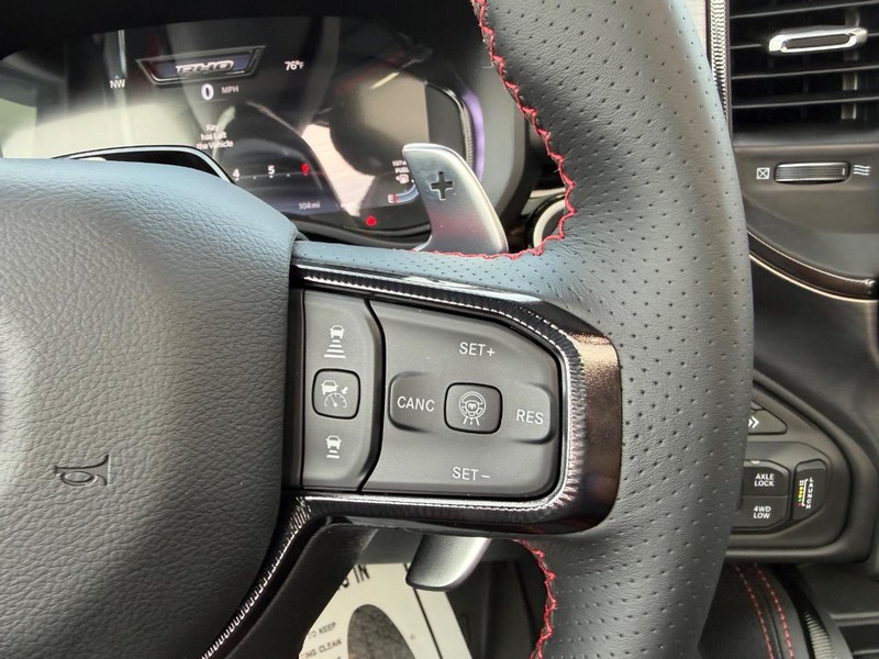 Ram 1500 Vehicle Full-screen Gallery Image 13