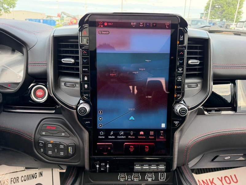 Ram 1500 Vehicle Full-screen Gallery Image 14