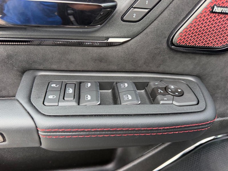 Ram 1500 Vehicle Full-screen Gallery Image 19