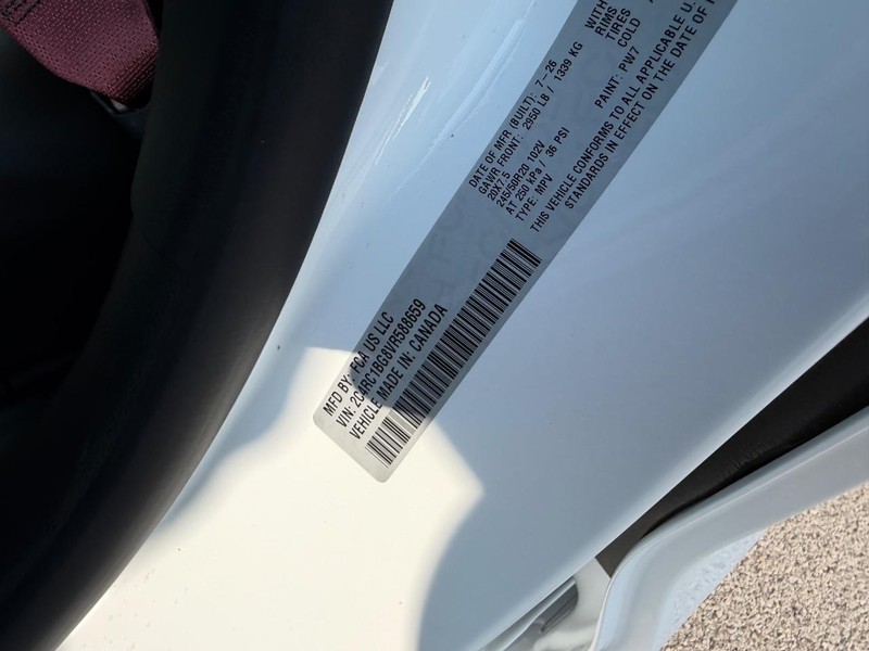 Chrysler Pacifica Vehicle Full-screen Gallery Image 26