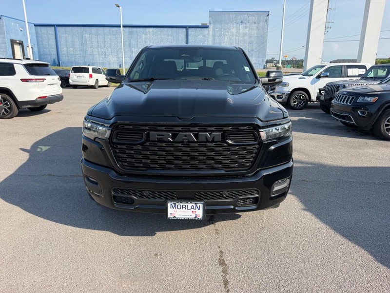 Ram 1500 Vehicle Full-screen Gallery Image 2