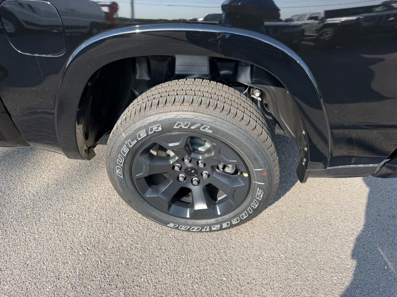 Ram 1500 Vehicle Full-screen Gallery Image 8