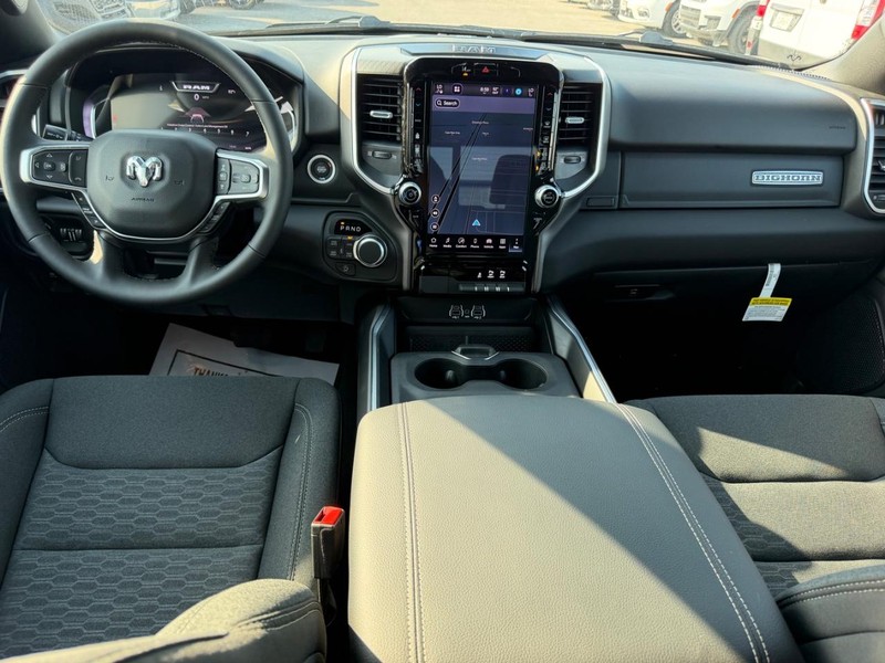 Ram 1500 Vehicle Full-screen Gallery Image 10