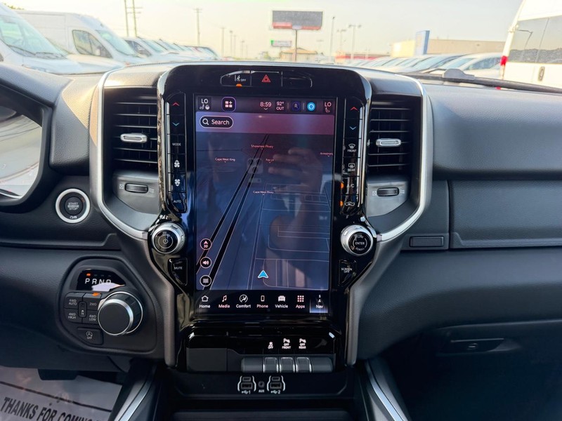 Ram 1500 Vehicle Full-screen Gallery Image 14