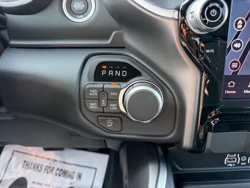 Ram 1500 Vehicle Full-screen Gallery Image 15