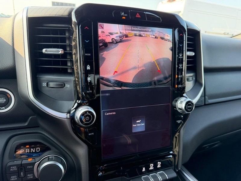 Ram 1500 Vehicle Full-screen Gallery Image 21