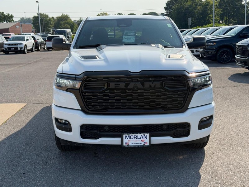 Ram 1500 Vehicle Full-screen Gallery Image 2
